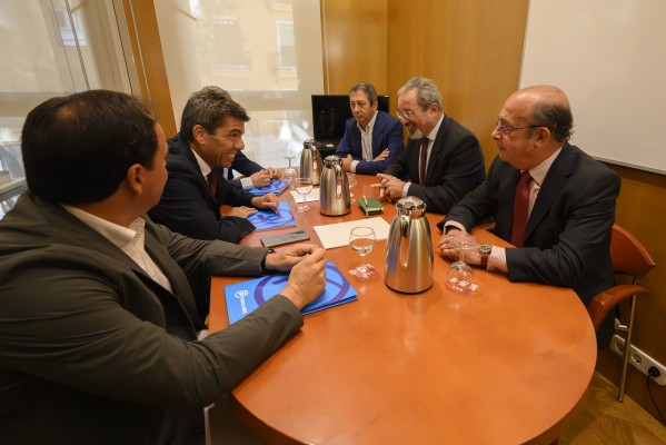 El PPCV concede a Vox ventaja en el número de áreas, pero se reserva las grandes competencias