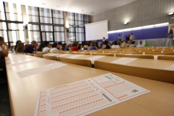 El Jurídic insta a que las ayudas para oposiciones del Consell solo cubran el gasto del preparador