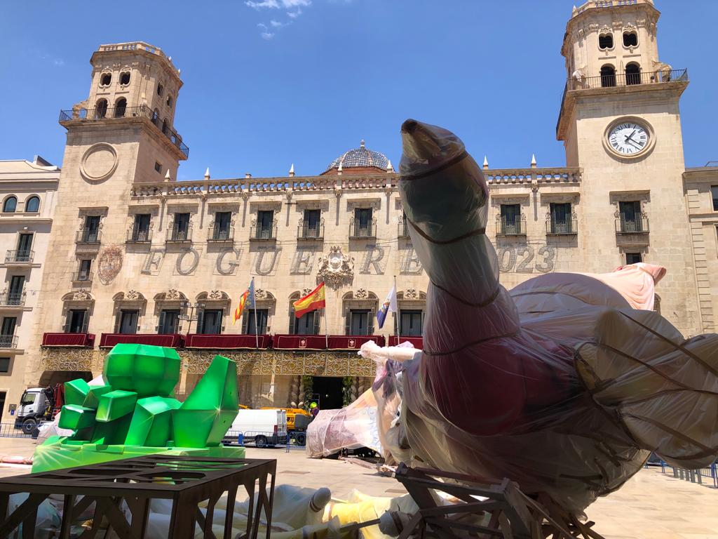 Alicante alcanza un lleno técnico de ocupación en Fogueres y prevé recibir dos millones de visitantes