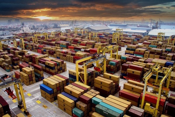 Las exportaciones de la Comunitat Valenciana caen un 10,5% interanual en abril