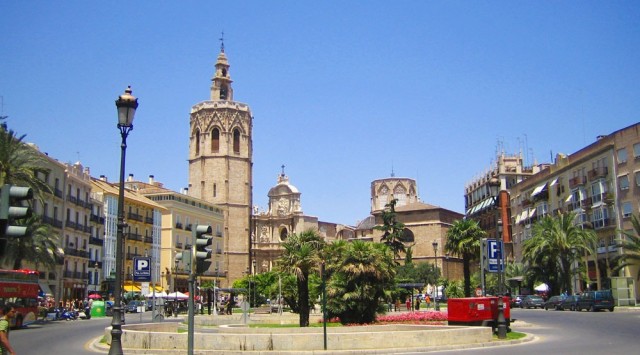 El Ayuntamiento de Valencia licita la redacción del proyecto de reordenación de la plaza de la Reina 