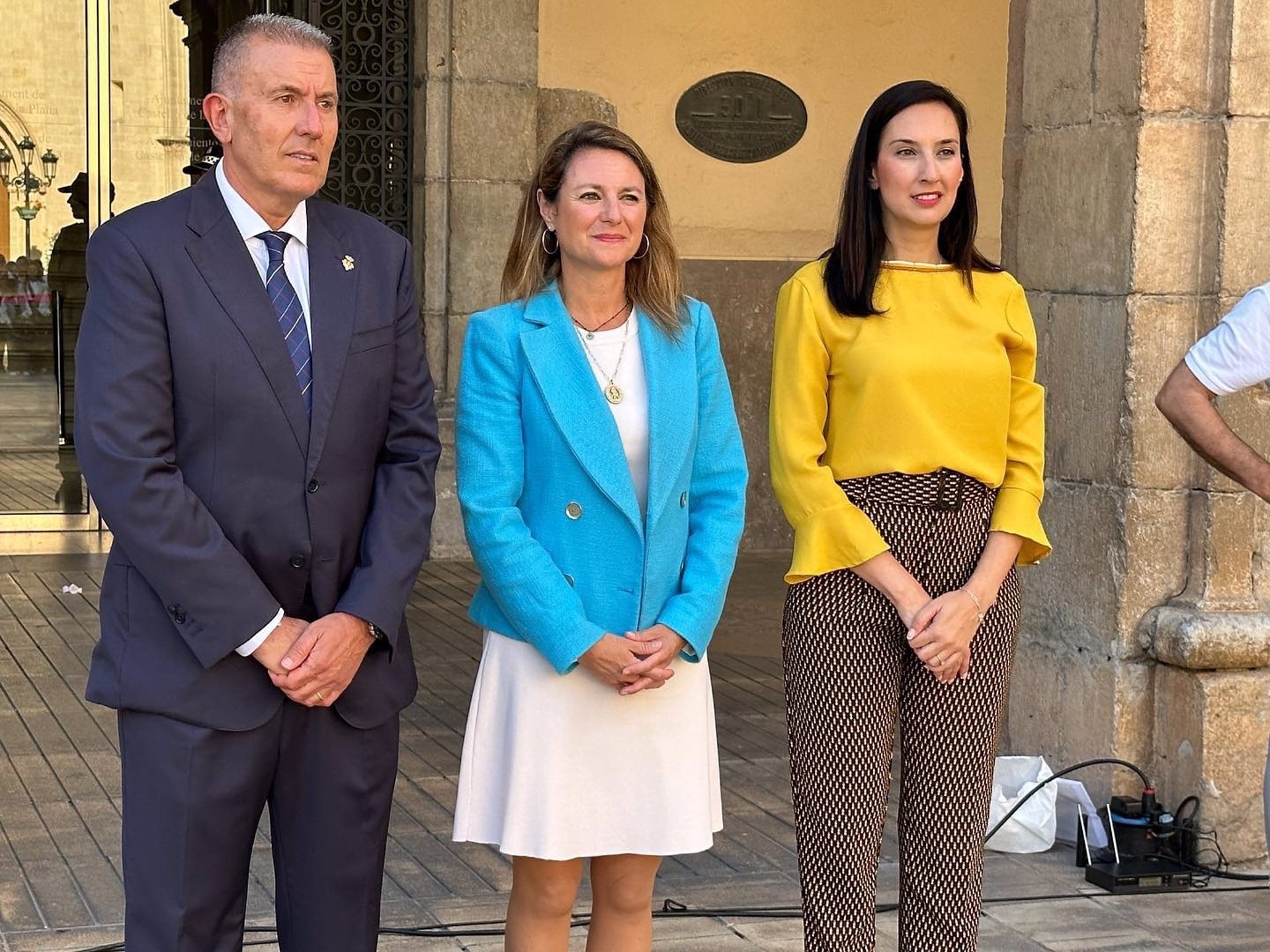 Begoña Carrasco junto a Vicent Sales y María España. Foto: PPCS - 