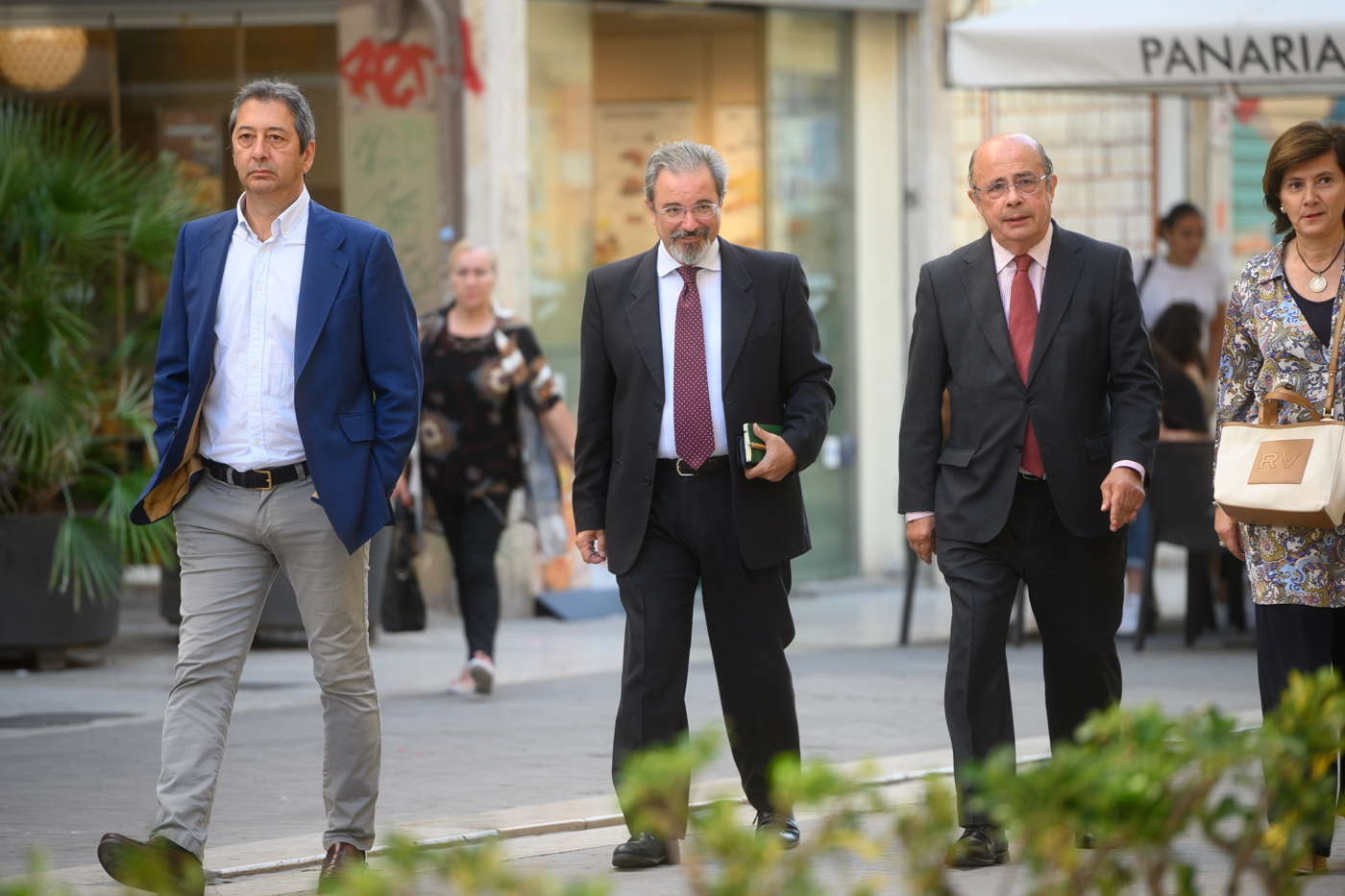 El torero Vicente Barrera, Carlos Flores e Ignacio Gil Lázaro. Foto: KIKE TABERNER - 