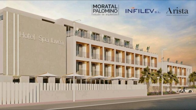 El hotel de la Avenida dels Furs de Xàbia lleva ocho meses esperando la licencia de obra

