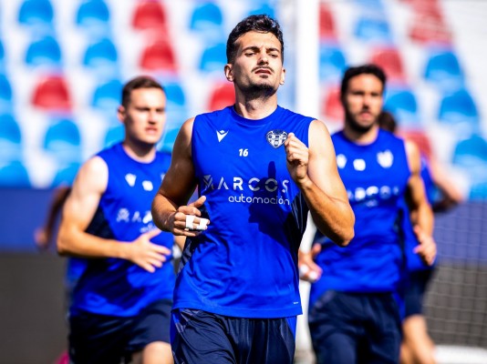 Róber Pier, Álex Muñoz y Postigo, al margen; Pubill y Montiel ya aceleran para el sábado