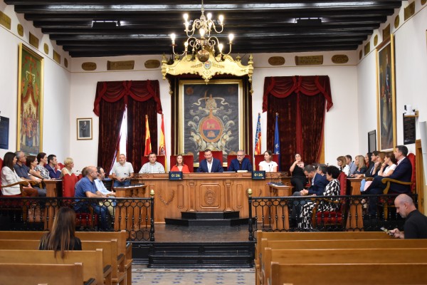 El pleno de Elche aprueba las últimas actas de la legislatura y González se despide como alcalde