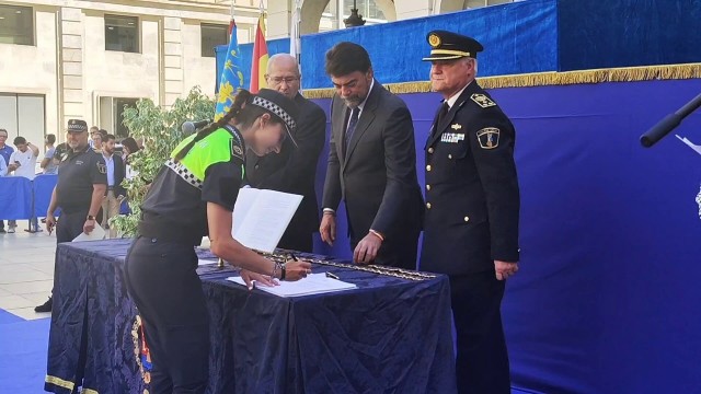 Alicante reforzará todas sus unidades de Policía tras la incorporación de 104 nuevos agentes 