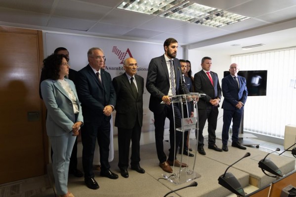 Antelo, indignado con el PP por dejar a Vox fuera de la Mesa, no descarta una repetición electoral