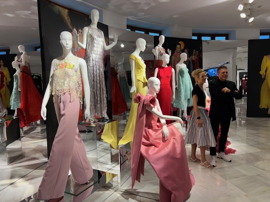 Hannibal Laguna convierte la Diputación de Alicante en su propio Museo del Traje