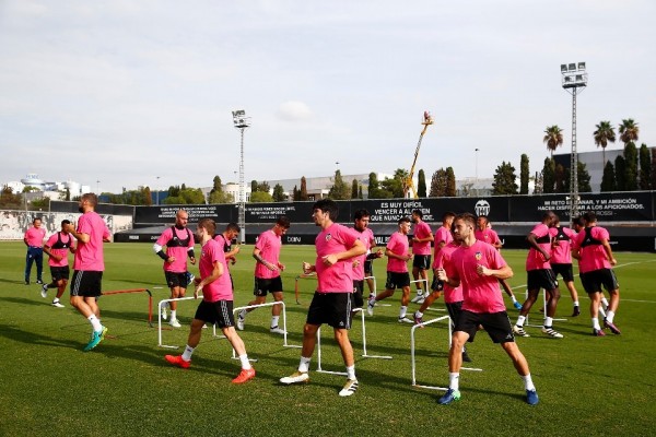 Prandelli vuelve a probar su once con un partidillo ante el juvenil 
