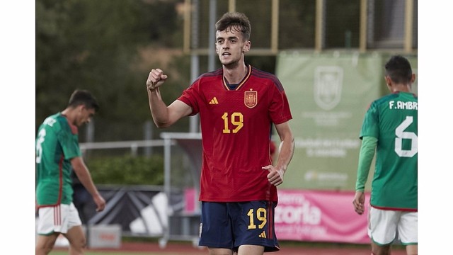 Corona presencia el empate de 'La Rojita' con Guillamón de titular