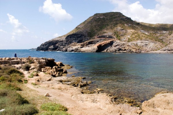 Prohibido el baño en Cala Reona al detectarse una depuración deficiente de la EDAR