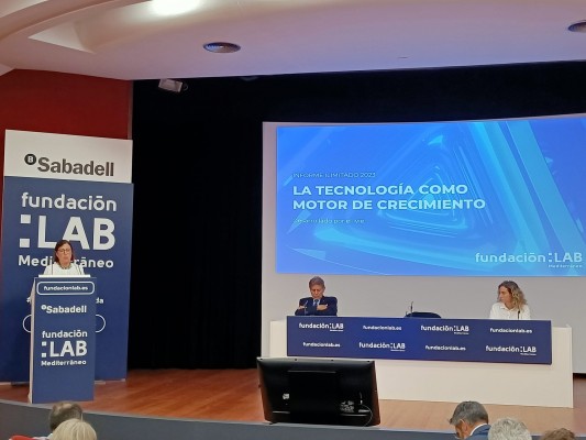 Invertir en digitalización y conocimiento, claves para mejorar la productividad valenciana
