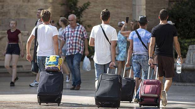 La oferta de plazas de viviendas turísticas en plataformas P2P crece un 74,8% en 2 años