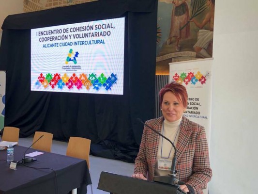 Alicante difunde la realidad de los refugiados con la emisión de pódcasts sobre su situación