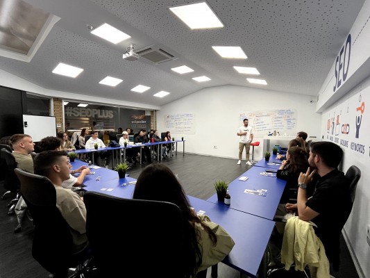 SEO, la salida laboral cercana al 'paro cero' que precisa profesionales bien formados en Alicante 