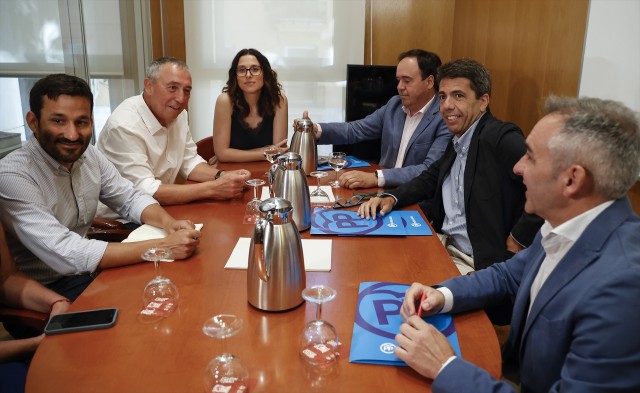 El PP y Compromís dejan en manos del PSPV el reparto de la Mesa de Les Corts  