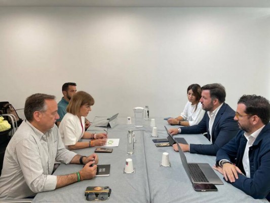 La dirección nacional de Vox da por hecho el pacto con el PP en Elche y lo pone como ejemplo