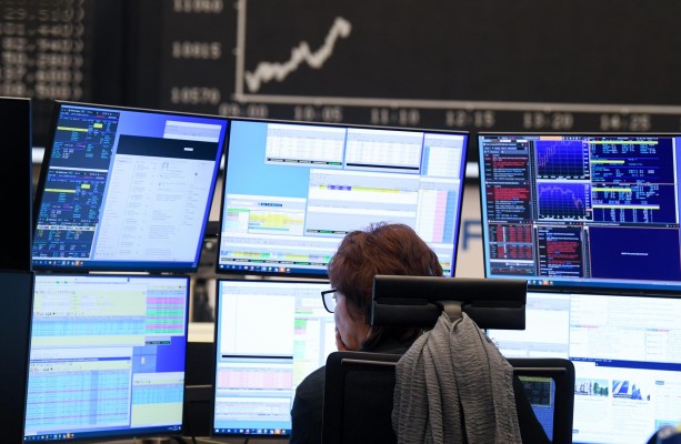 Las empresas de servicios de inversión ganan casi un 80% más hasta marzo