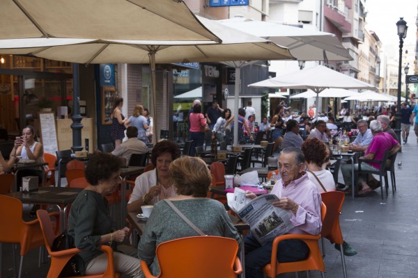 Alicante instalará sonómetros en el Centro y Casco Antiguo para atajar los excesos del 'tardeo'