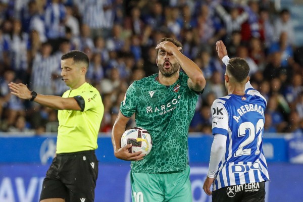 El Levante deja vivo al Alavés y el Ciutat dictará sentencia