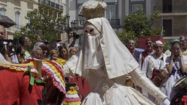 Día grande del Corpus: la Cabalgata del Convit llena las calles en un cálido domingo