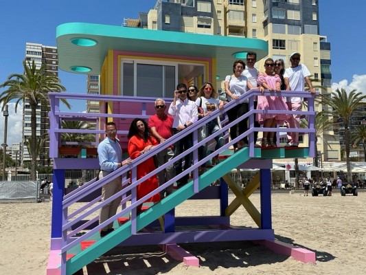 Alicante dobla (por ahora) su icono turístico en San Juan con otra caseta-vigía de Marest: se idearon 16  