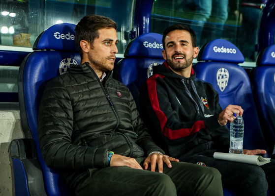 Alessio tiene nuevo proyecto en Segunda y se lleva a Darío Navarro