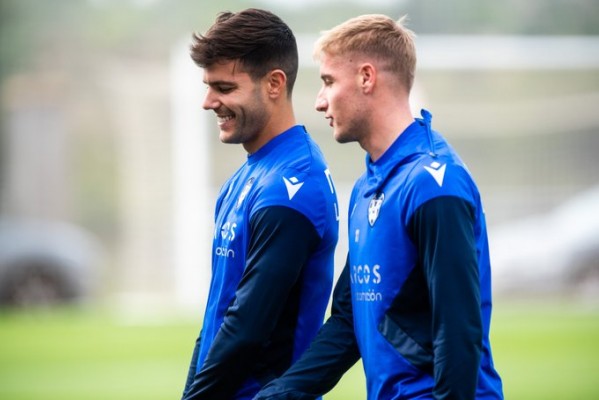 Rober Pier se entrena con el equipo y podría jugar en Vitoria