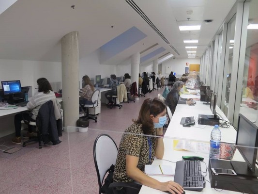 El nuevo convenio del 'contact center' fija el salario base de los teleoperadores en 16.059 euros