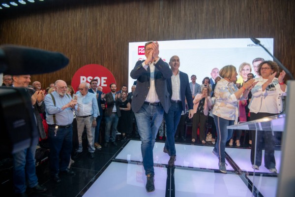 Puig quita a Franco de la lista del Senado e incorpora a Toñi Serna y Antonia Moreno