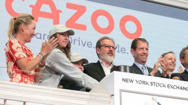 Cazoo, que rescindirá su contrato de patrocinio con el Valencia CF, agoniza en bolsa