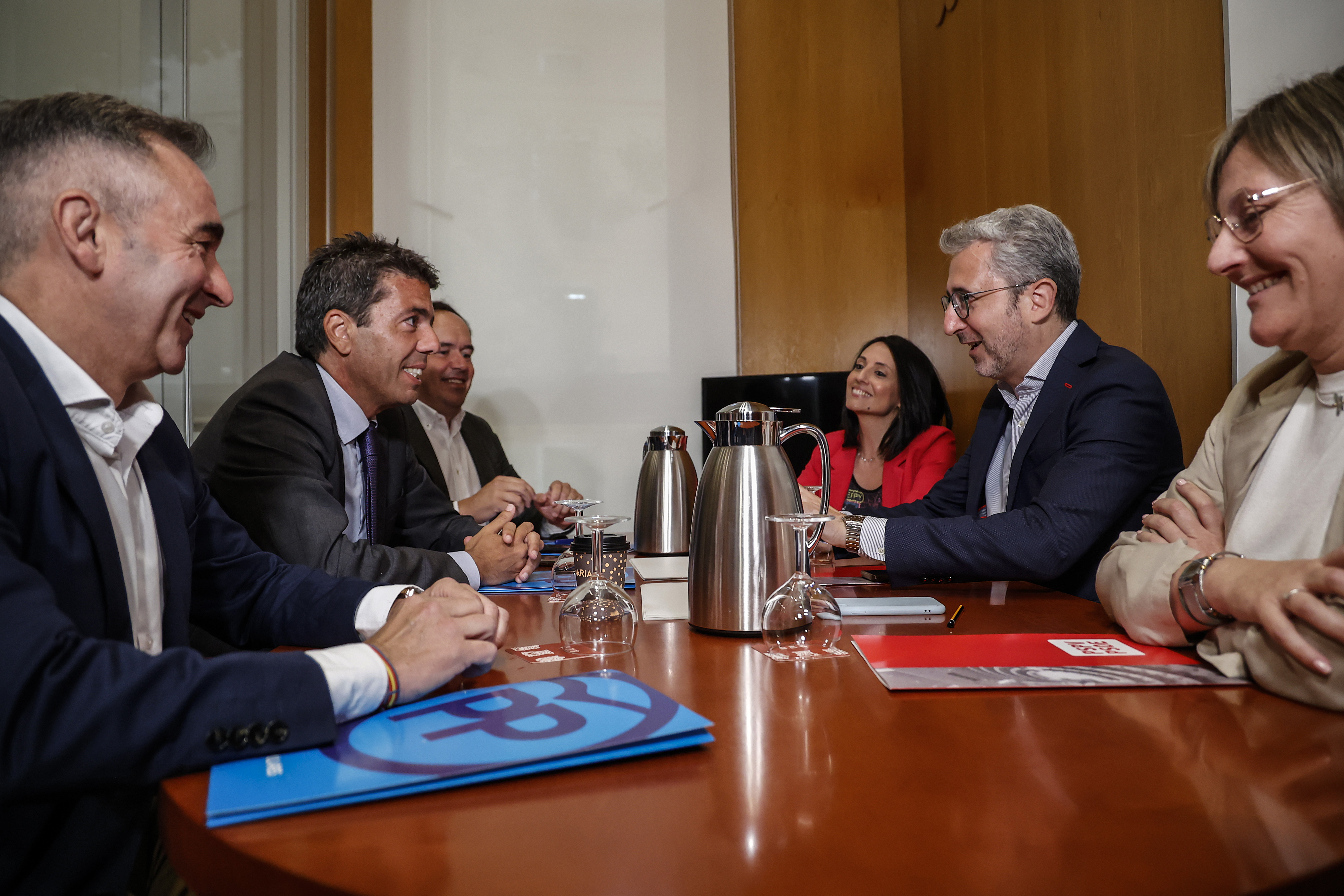 Mazón recurre al programa del PSPV para lograr su abstención y los socialistas lo descartan