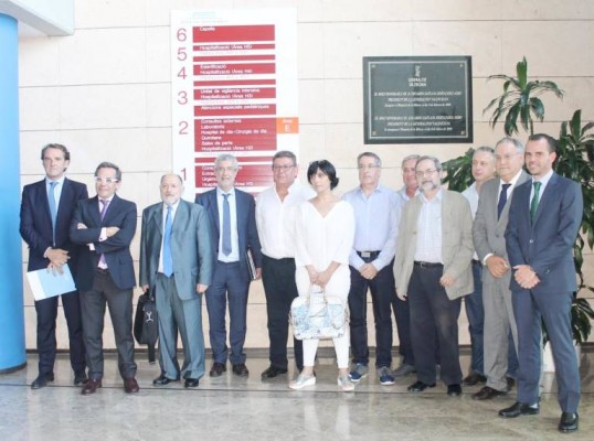 El Hospital de Alzira vuelve a enviar alegaciones a Economía sin cambiar el fin del convenio colectivo
