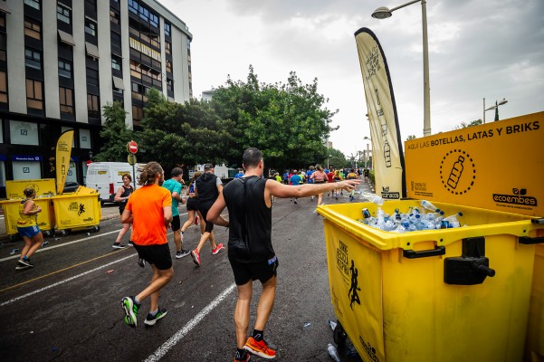 Medio y Maratón Valencia siguen apostando por reciclar junto a Ecoembes
