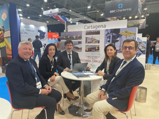 El Puerto de Cartagena toma impulso en el movimiento de cargas de grandes dimensiones en la Feria Breakbulk Europa