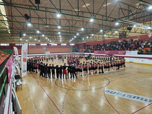 Humildad y éxito: el milagro del Club Balonmano Mislata
