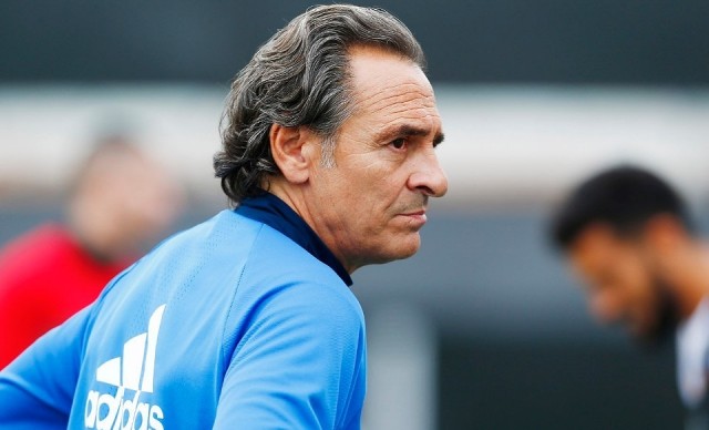 Prandelli se da un baño de valencianismo antes de recibir al Barcelona