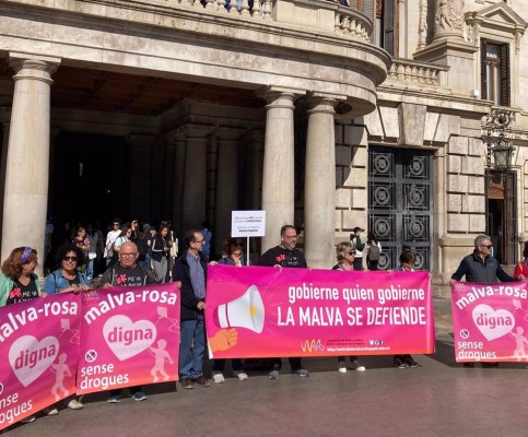Los vecinos de Malva-rosa instan al futuro gobierno local a cumplir los compromisos municipales con el barrio