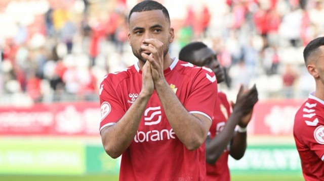 Pablo Ganet, el héroe del último ascenso, también renueva con el Real Murcia 