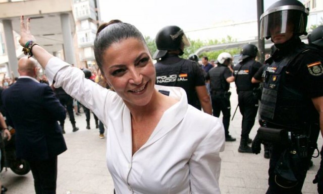 Macarena Olona quiere plantar la semilla de su partido en la Región y frenar a Vox