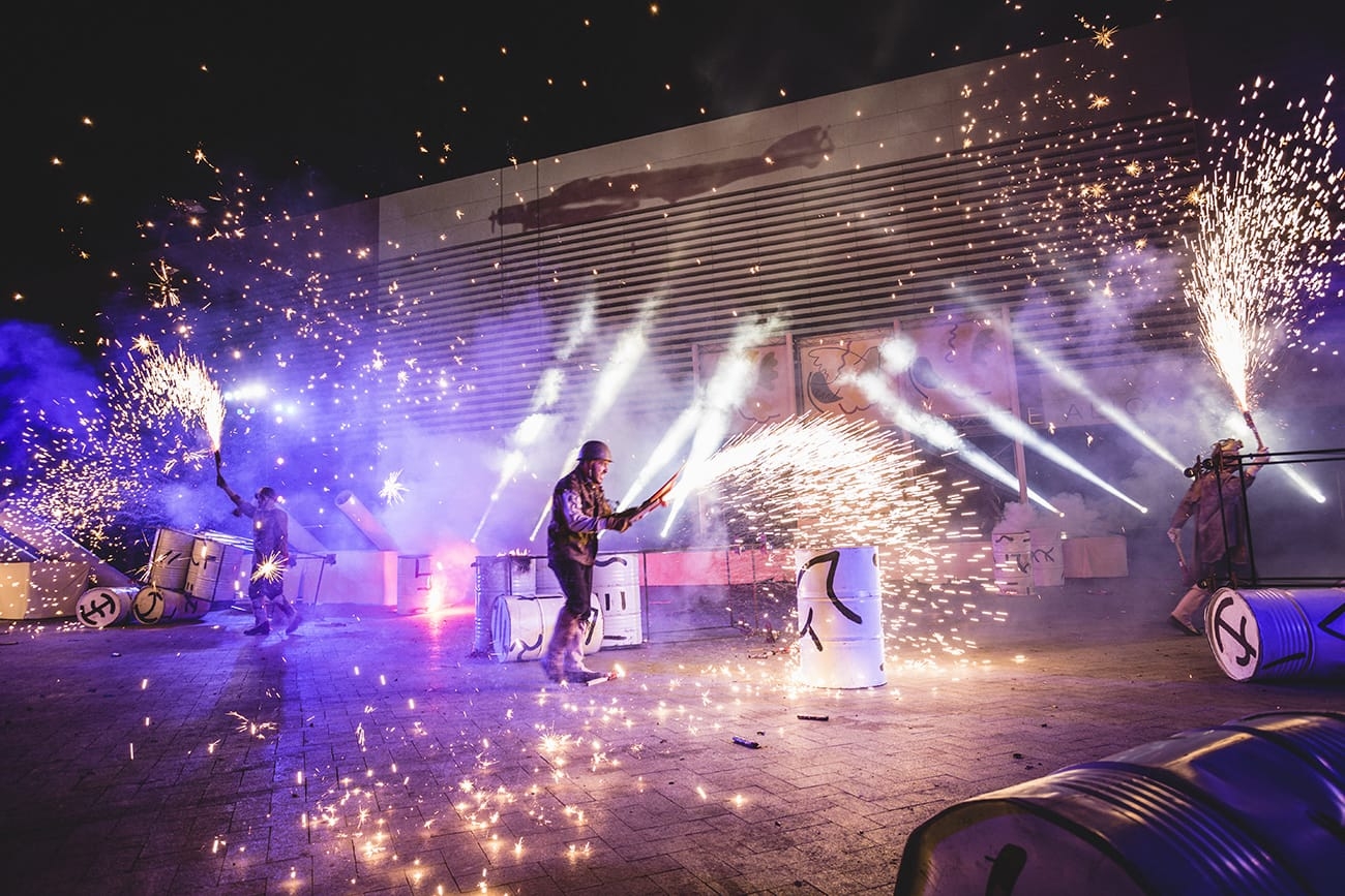 Peníscola dona pas a l'estiu amb el foc de Xarxa Teatre