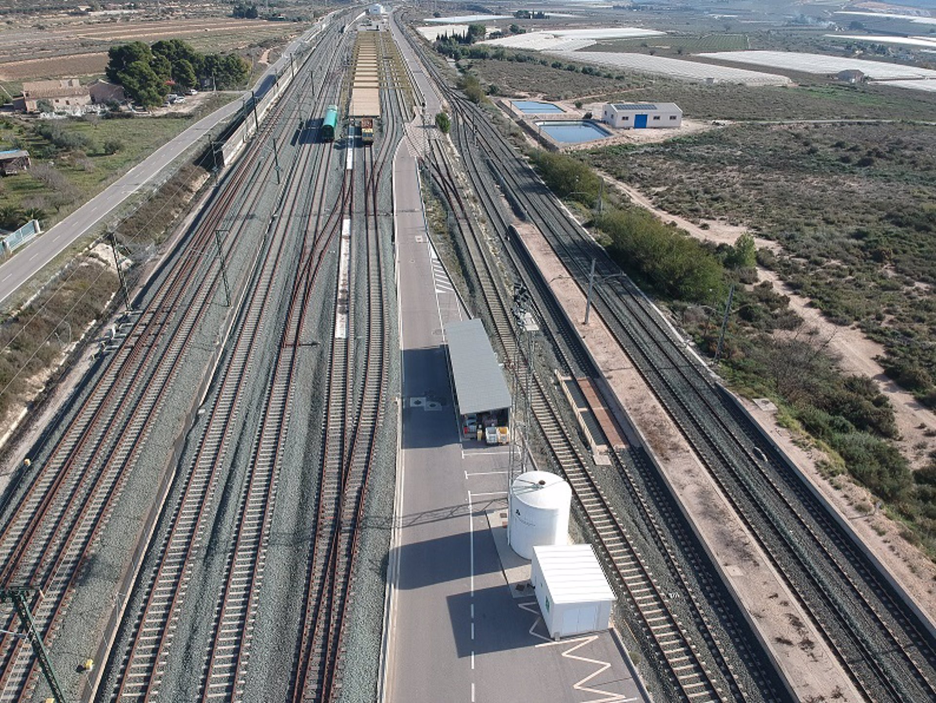 Adif adjudica el mantenimiento del de AVE entre la Comunitat y Madrid a Rover Rail y Coalvi 