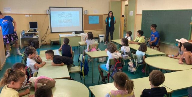 Un 'flotador' para los padres: Los Alcázares pone en marcha su escuela de verano