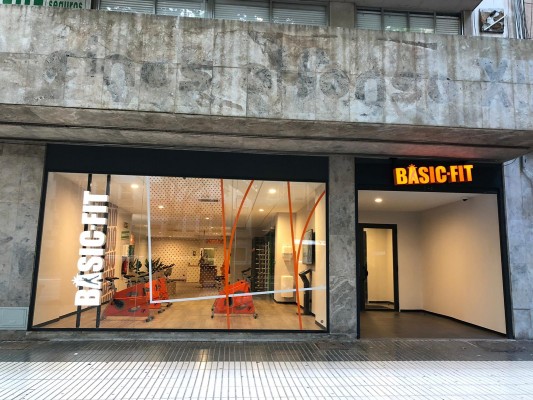 El antiguo cine del Paseo Alfonso XIII de Cartagena se convierte en un gimnasio de fitness