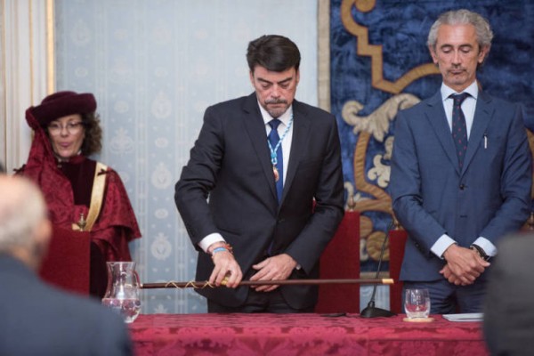 Barcala cita a los líderes de PSPV, Vox, Compromís y Unides para abordar el inicio del nuevo mandato