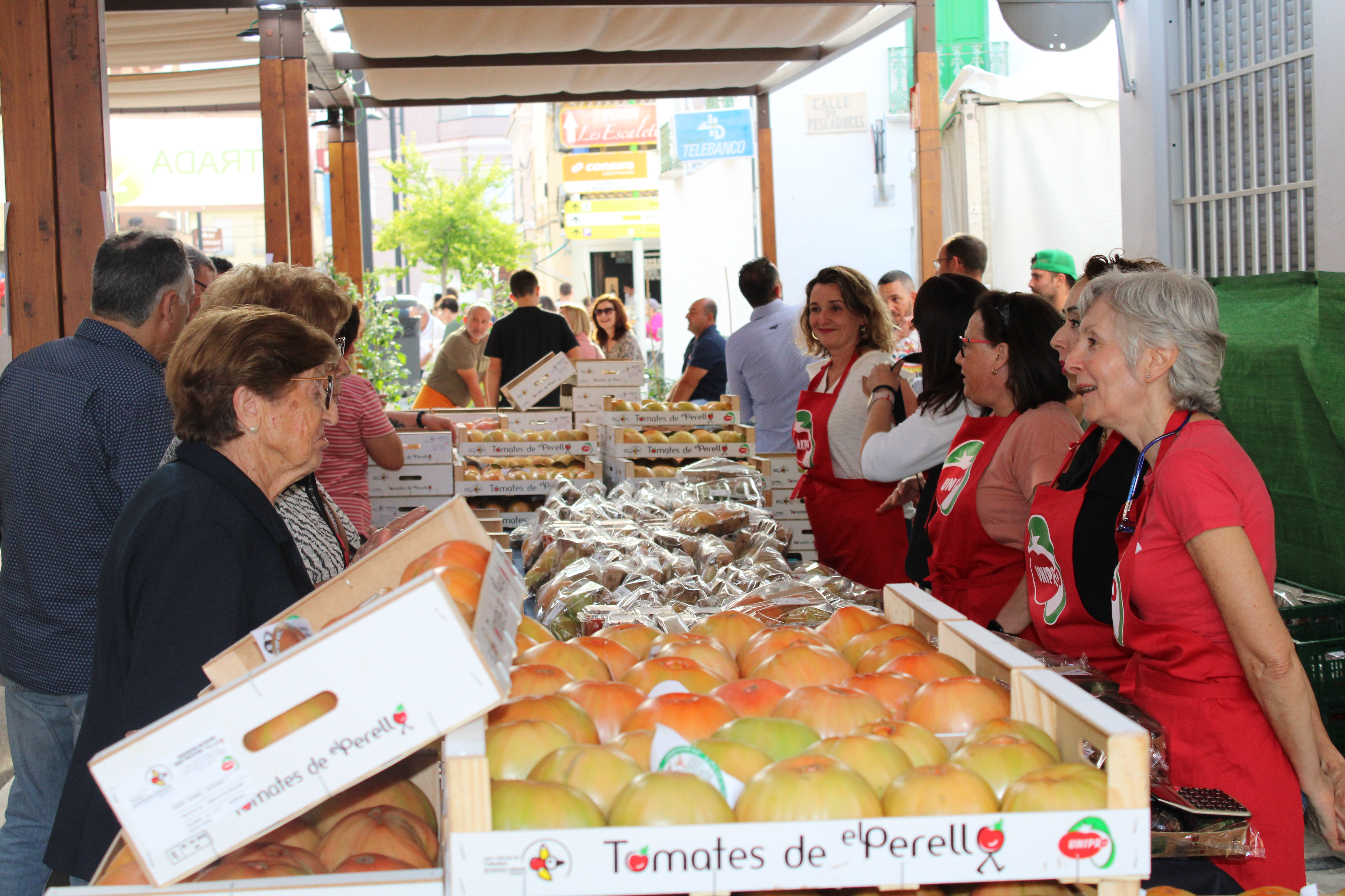 El Perelló atrae a 50.000 visitantes en la Feria del Tomate