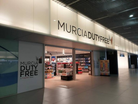 La tienda libre de impuestos del aeropuerto de Corvera quedará en manos de la suiza Dufry