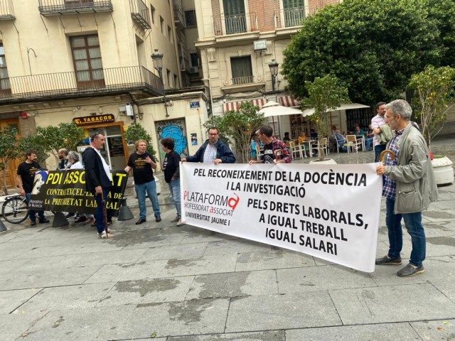 El profesorado asociado critica que la aprobación del decreto de retribuciones consolida su 
