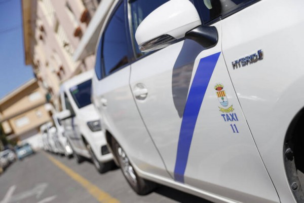 Los taxis de la Marina Baixa incrementan sus tarifas un 5% por la subida del combustible